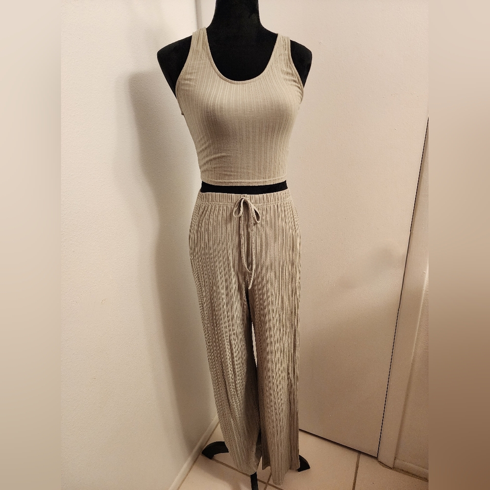 πͺ΄ 3-Piece Ribbed Lounge Set β Light Green (Small) - Picture 2 of 9